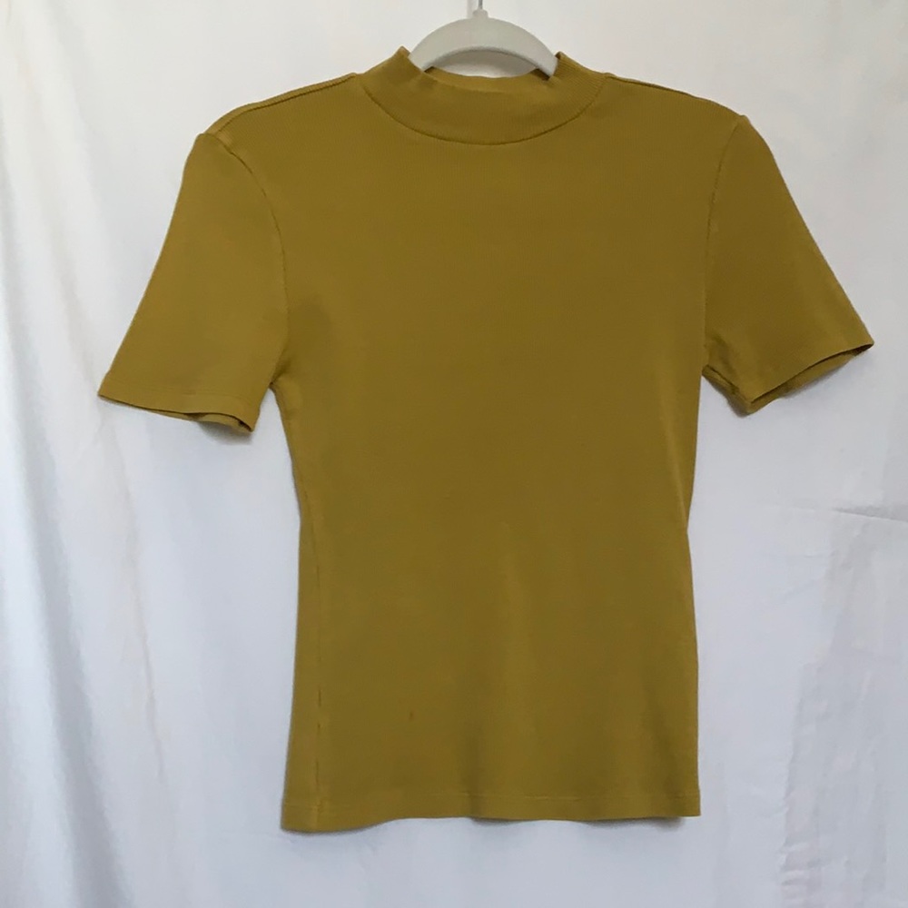 Ribbed mock kneck chartreuse fitted tee